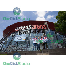 Fanúšikovia Slovenska pred Lanxess Arenou