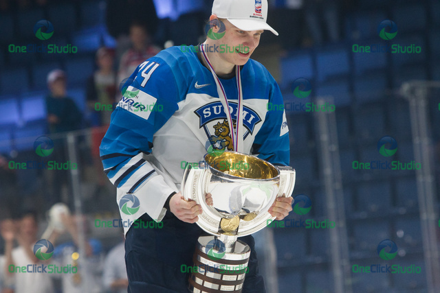 Kaapo Kakko (8)