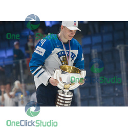 Kaapo Kakko (8)