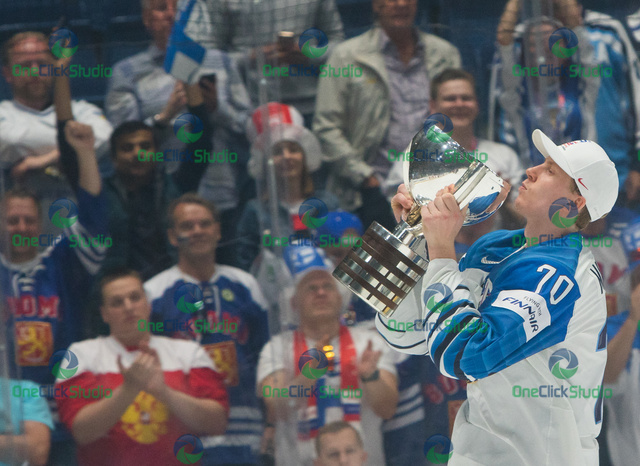 Niko Mikkola (2)