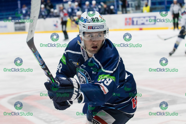 adrián holešinský (2)
