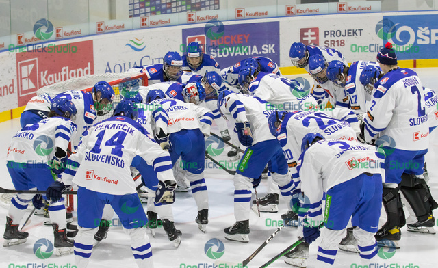 slovensko 18 pred zápasom (2)