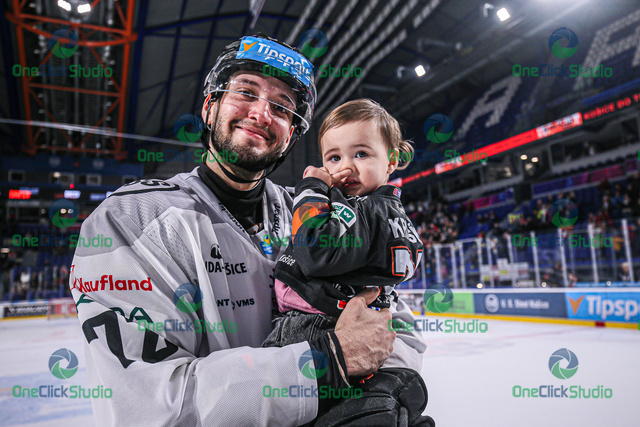 filip krivošík s dcérkou (2)